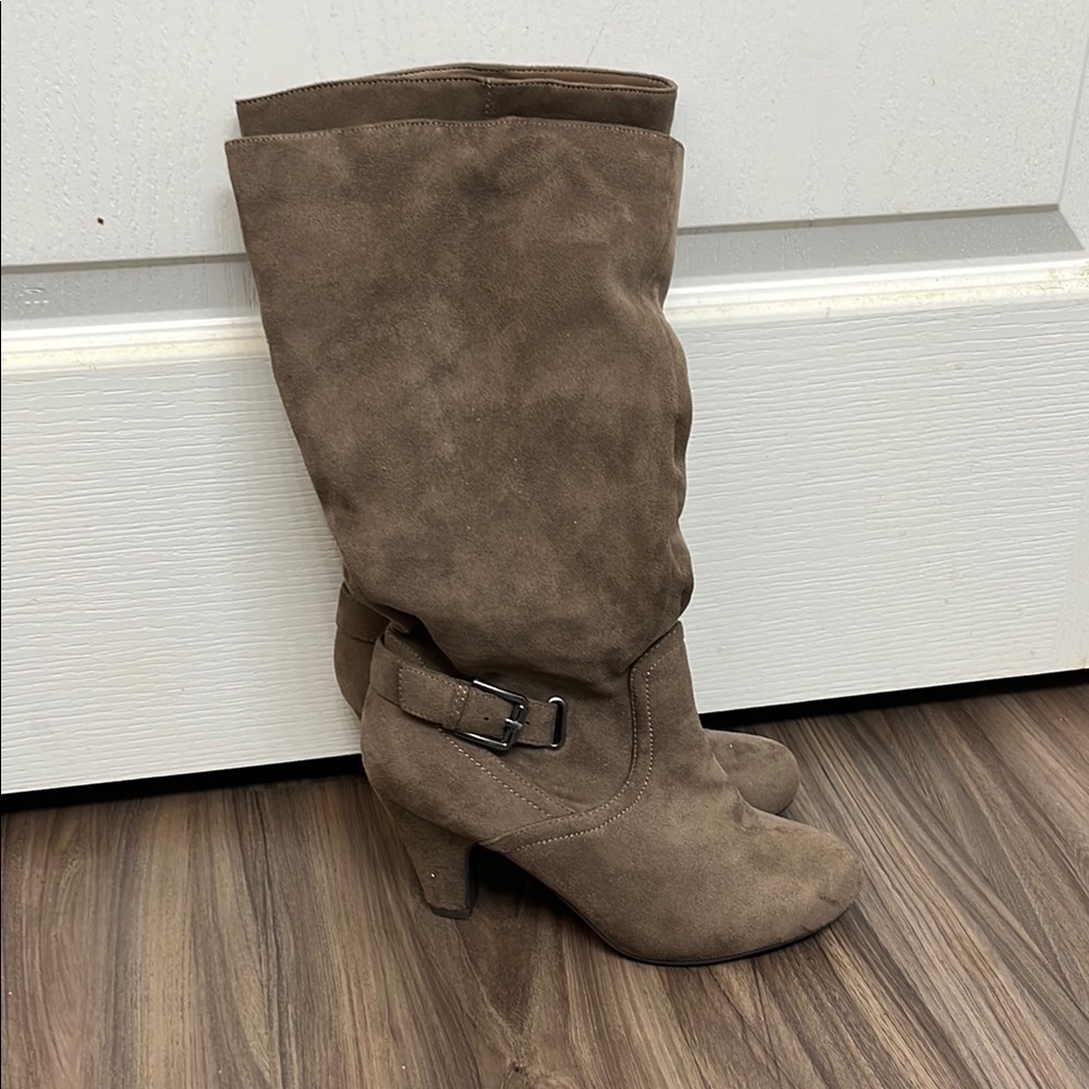 Stylish Brown Suede Women's Boots